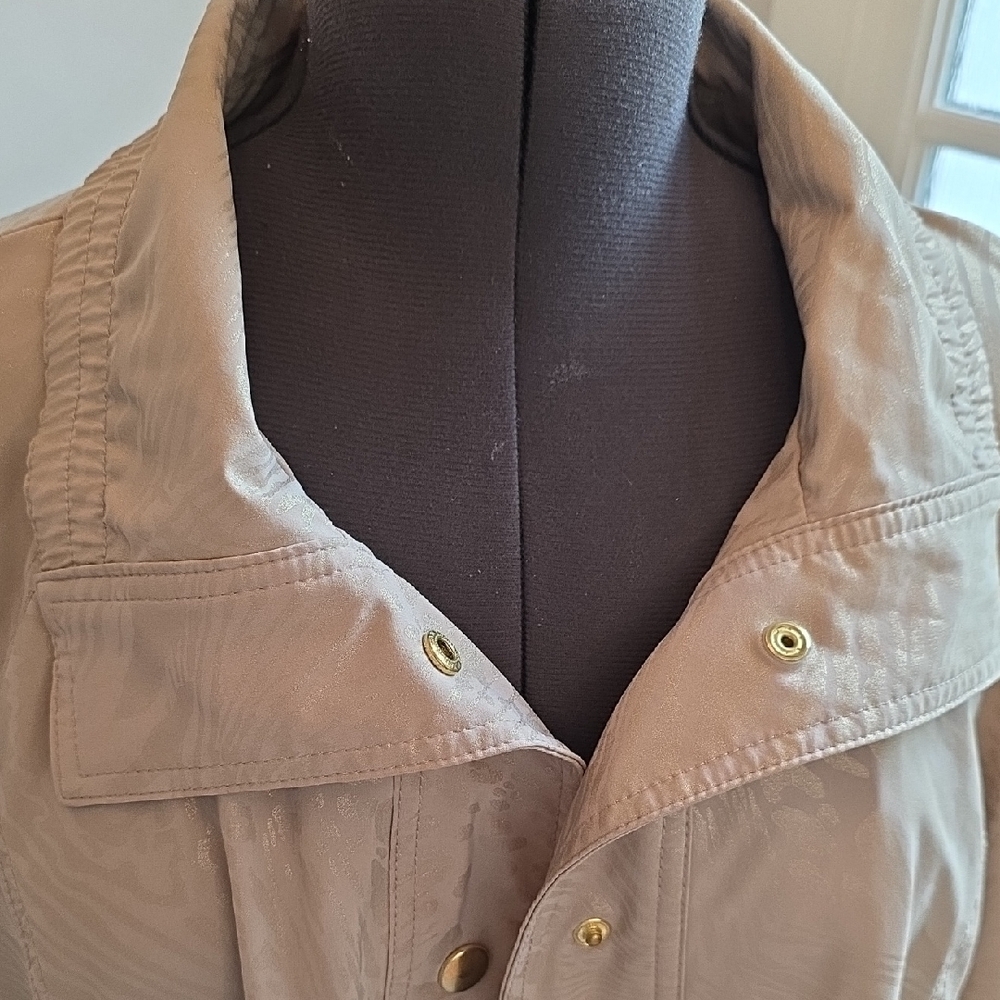 Chico's Beige Shimmer Animal Print Light Weight Jacket Plus Size - Picture 3 of 9